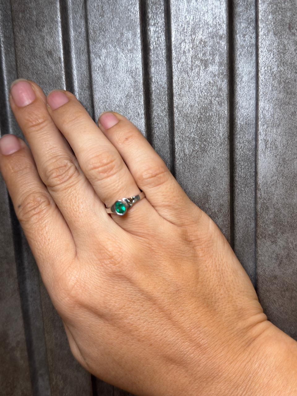 Anillo Óvalo en Oro Blanco